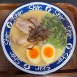 煮たまご入りラーメン
