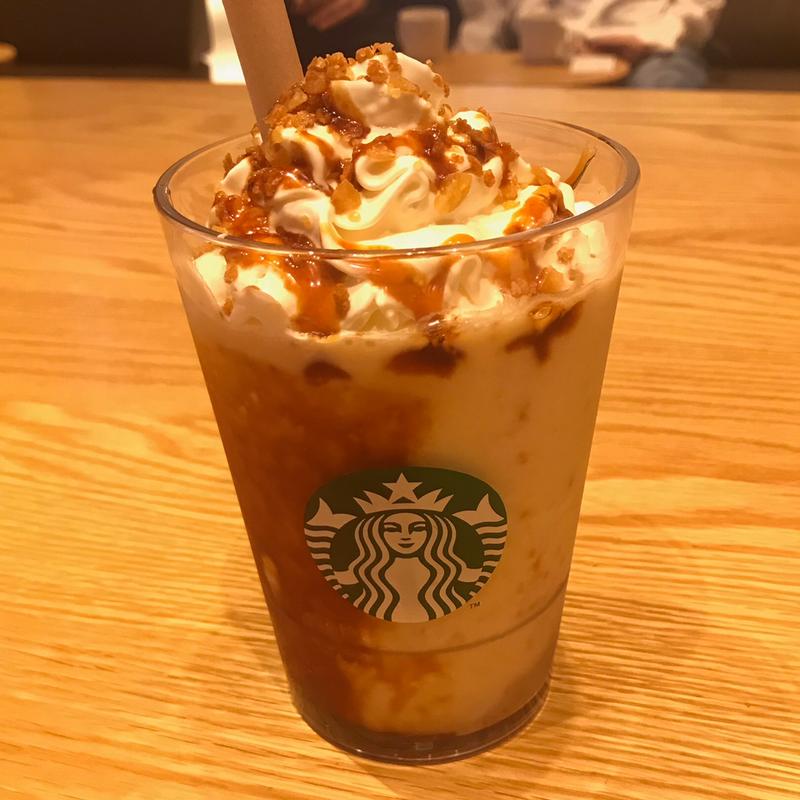 焼き芋 香ばしカラメル フラペチーノ(スターバックスコーヒー ならファミリー店)