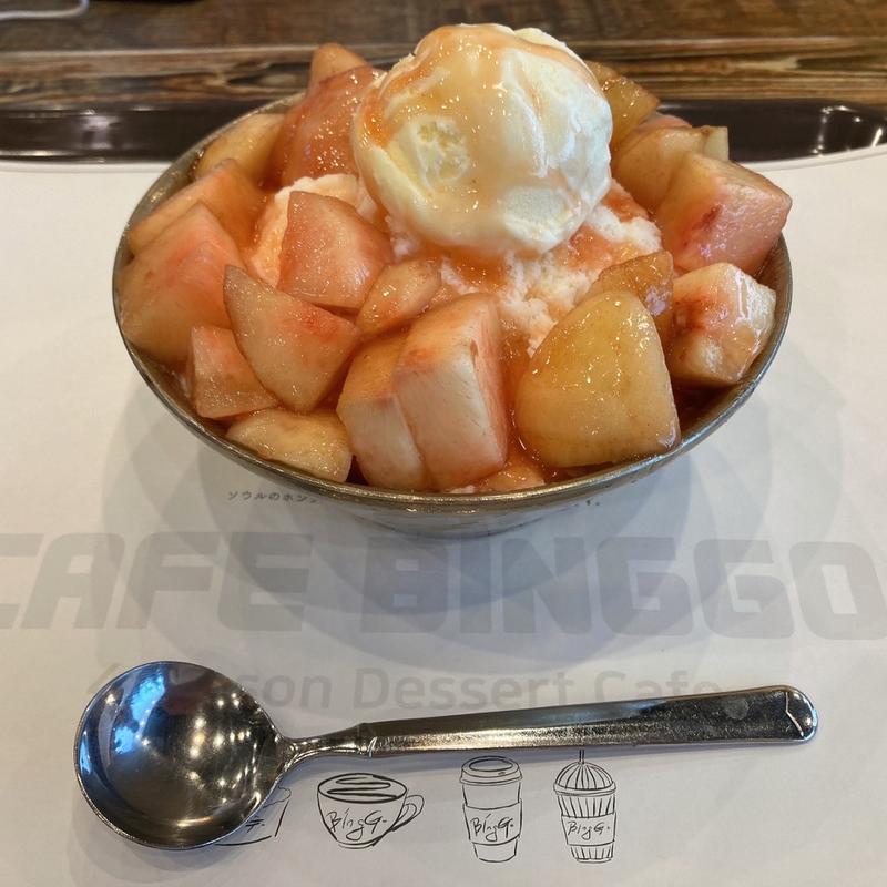 生ももかき氷(カフェビンゴ 新大久保本店)