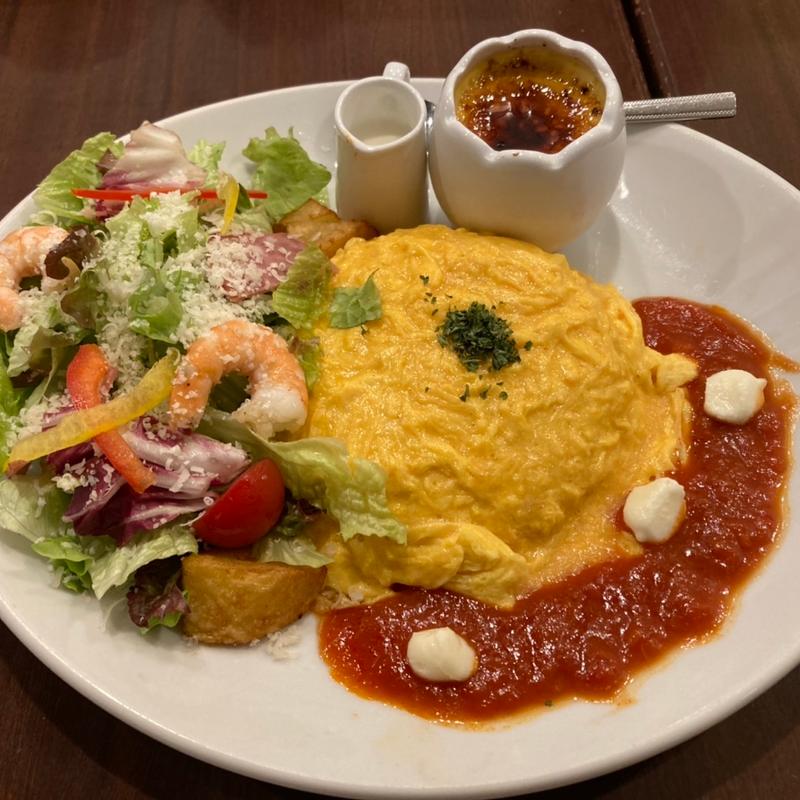 春のごちそうサラダオムライスプレート濃厚卵のクレームブリュレ付(卵と私 渋谷八番街店)