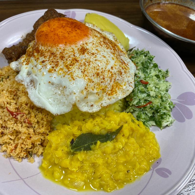 スリランカカレースペシャル(居酒屋お昼はカレー屋さん(SRI LANKA CURRY))