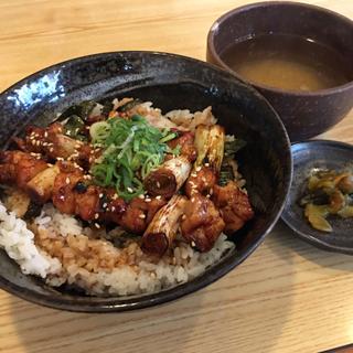 焼鳥丼(大)(センバ鶏家)