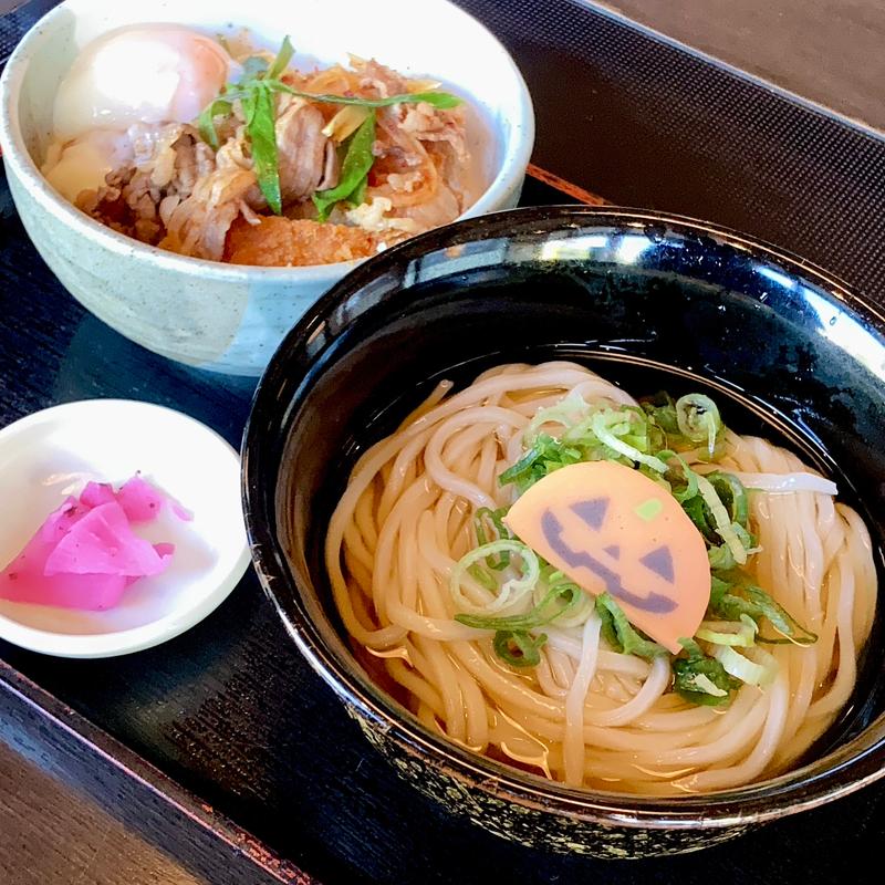 温玉ピリカツ牛丼セット 冷(だいきうどん瓜破店)