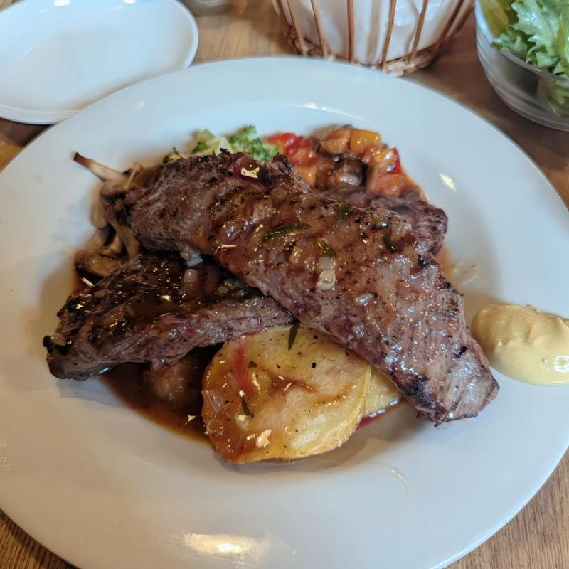 イタリア産仔牛サガリ肉のステーキ(ヴィット・デ・ウィット)