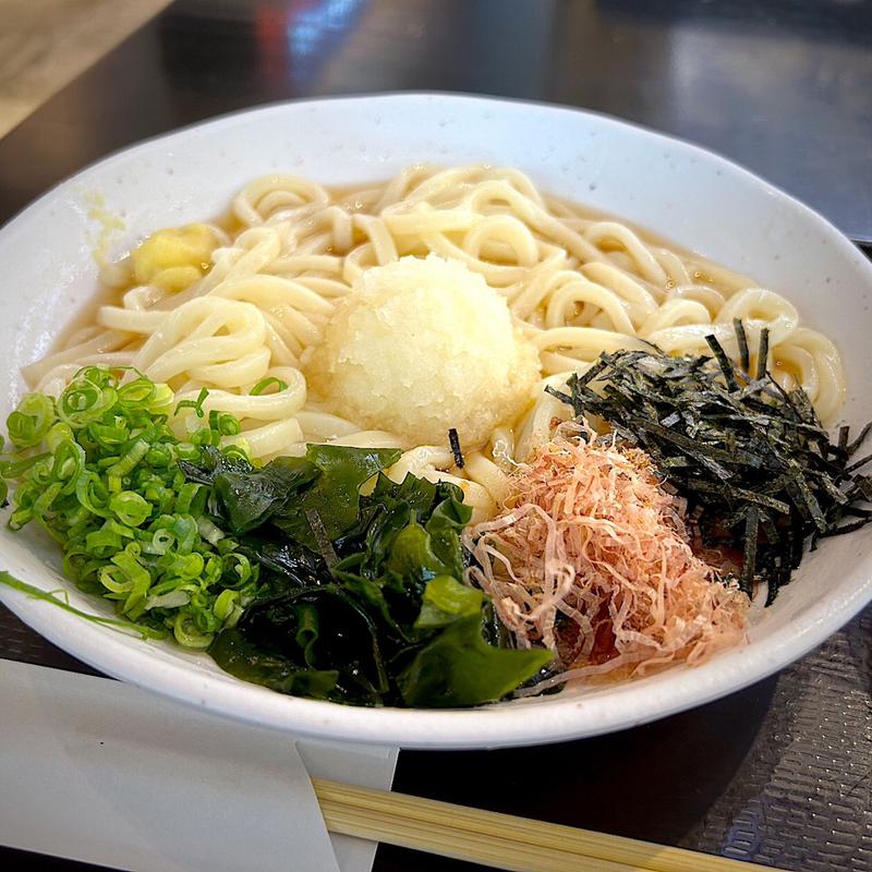 ぶっかけうどん(あご出しうどんこがね丸)