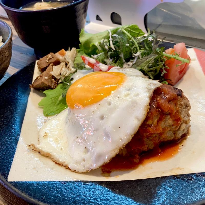 手作りハンバーグ トマトソース(手作りハンバーグ卵)