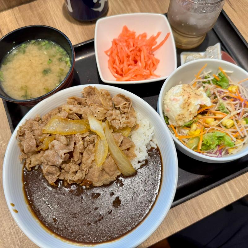 肉だく牛黒カレー＋ポテトサラダセット(そば処 吉野家 イオンモール羽生店)