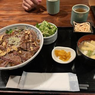 Wステーキ丼(ごちそう家 ぽん太 八丁堀店)