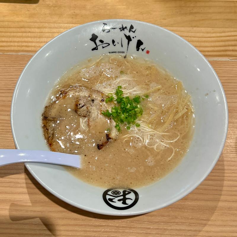 豚骨らぁ麺(おいげん 太宰府店)