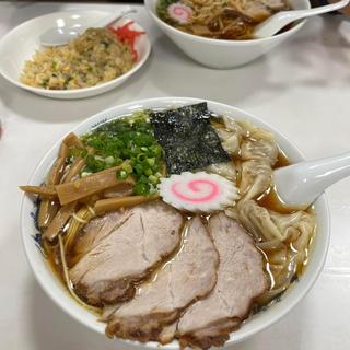 ワンタン麺 大盛り(松竹 )