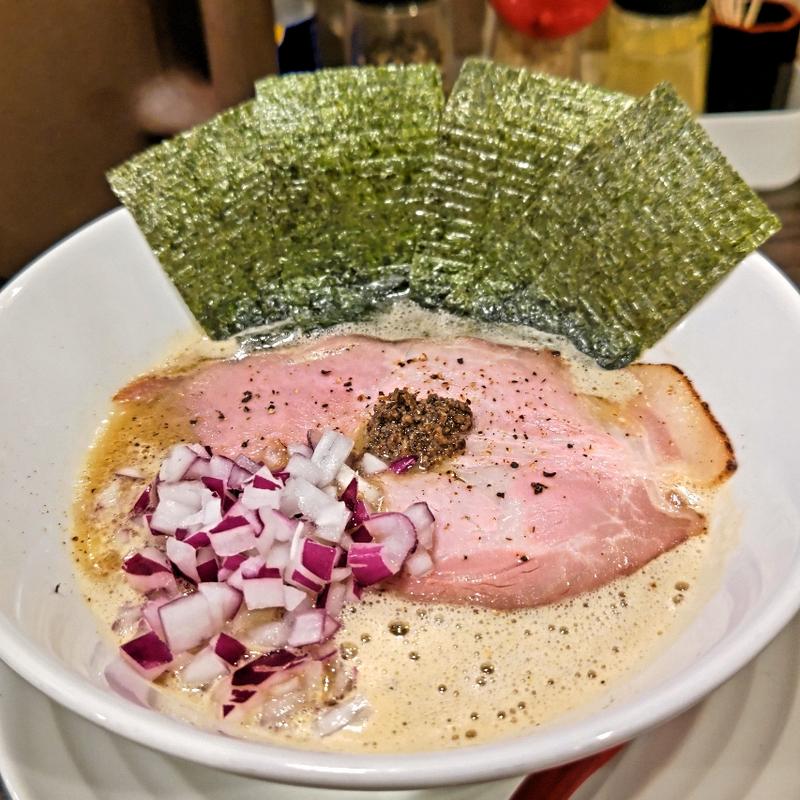 トリュフ香る牡蠣豚骨らーめん(淡麗豚骨TSUCHINOTOMI)