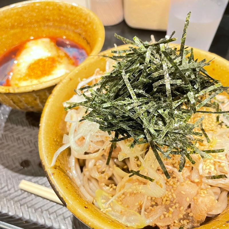 とろろポーク肉そば(なぜ蕎麦にラー油を入れるのか。渋谷店)