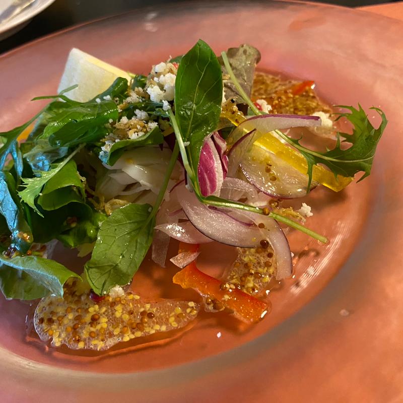 ワタリガニと旬の野菜のサラダ(梓屋 -あづさや-)