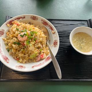 五目チャーハン（スープ付き）(大都嘉屋 )