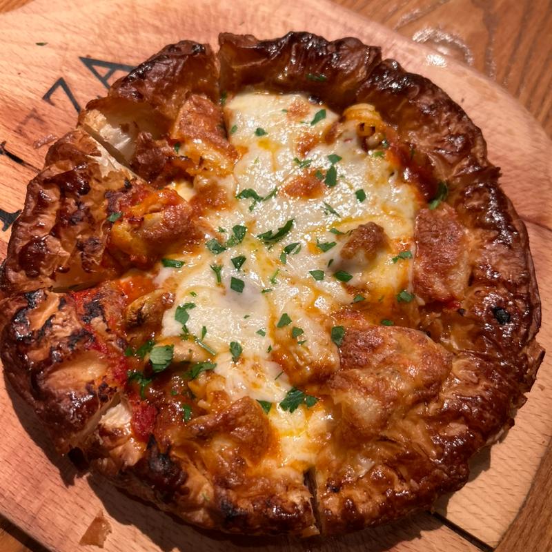 オマール海老とマッシュルームのパイッツァ(イタリアンダイニング ペスカ なんば店)