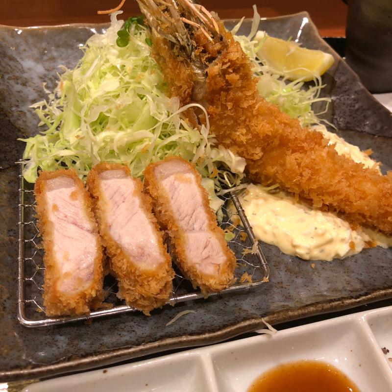 有頭海老フライとトンカツ(とんかつ さくら亭 エキマルシェ大阪店)