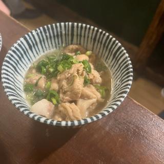 もつ煮込み(立呑み串焼き 大阪焼トンセンター 難波千日前店)