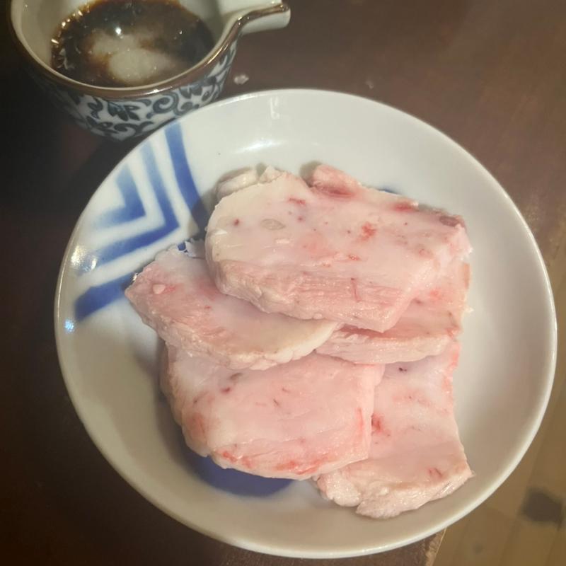 大トロ豚刺し(立呑み串焼き 大阪焼トンセンター 難波千日前店)