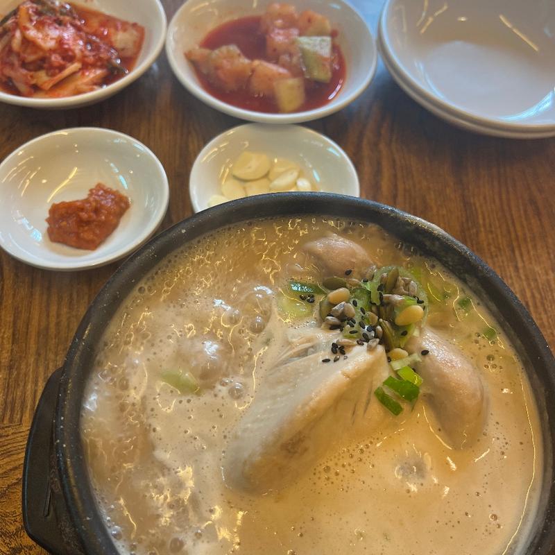 参鶏湯(土俗村(トソクチョン))