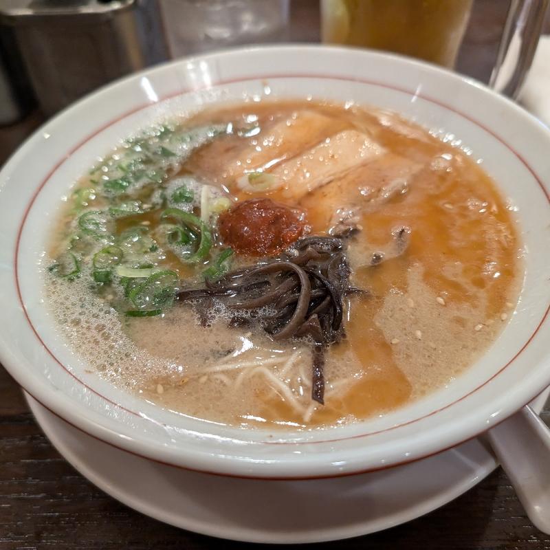 博多豚骨ラーメン「赤」(麺ダイニング福)