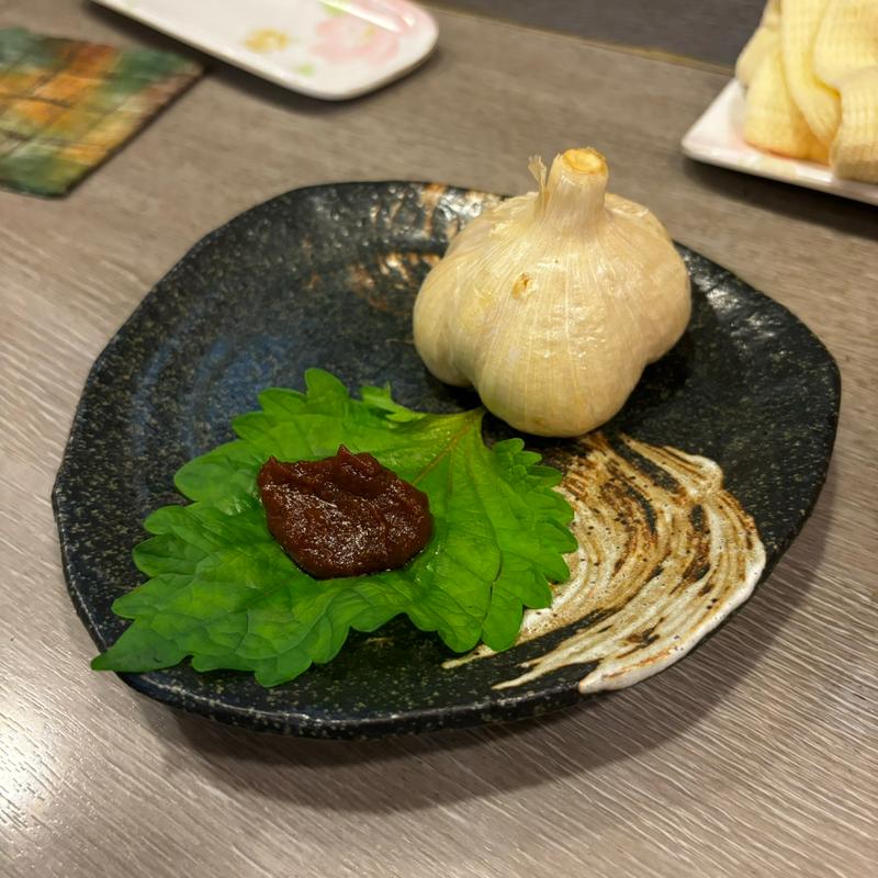 にんにく姿揚げ(おふくろの店 はしばみ)