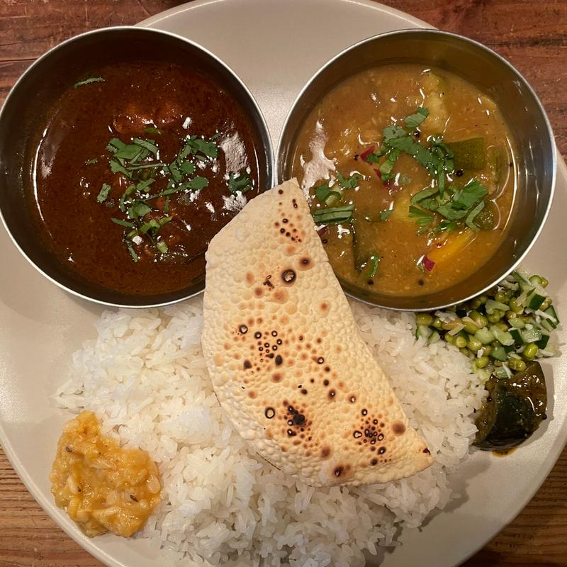 カレー2種ライス大盛り（チキンカレー・サンバル）(Anjali)
