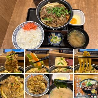 牛すき鍋膳に味噌汁(吉野家 中野南口店)