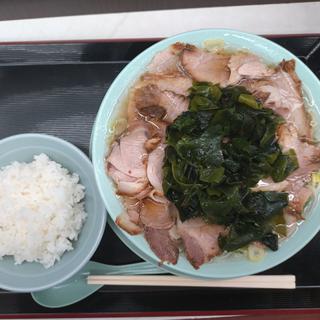 チャーシュー麺　わかめ(ともちんラーメン)