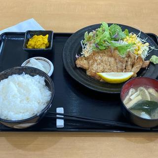ポークソテー定食(ワープ116 （ワープイチイチロク）)