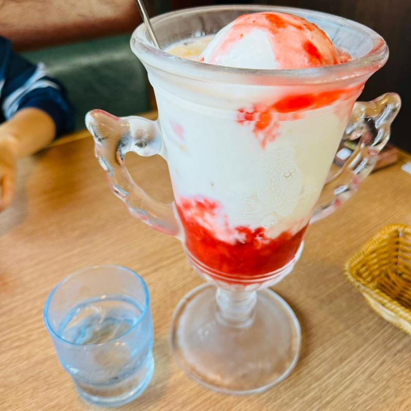 ビックリいちごミルク(びっくりドンキー 八千代緑が丘店)