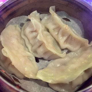 肉汁蒸し餃子(桃白白)