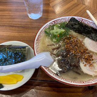 おにぎり（一皿、2個入り）(大輪ラーメン)