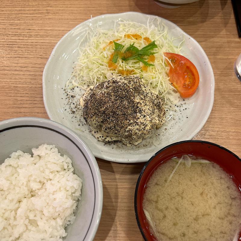 ハンバーグ　タルタルソース(キッチン オニオン)