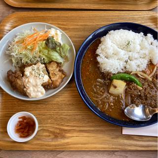 ひき肉カレーとチキン南蛮のセット(ハバネラ )