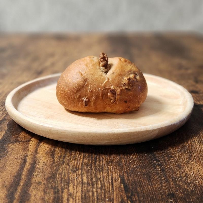 元祖くるみパン(ベーカリー柳月堂 （ベーカリーリュウゲツドウ）)