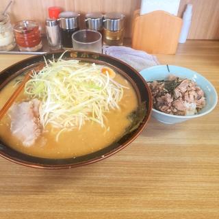 ネギ味噌ラーメン大　チャー丼(ラーメン青木亭)