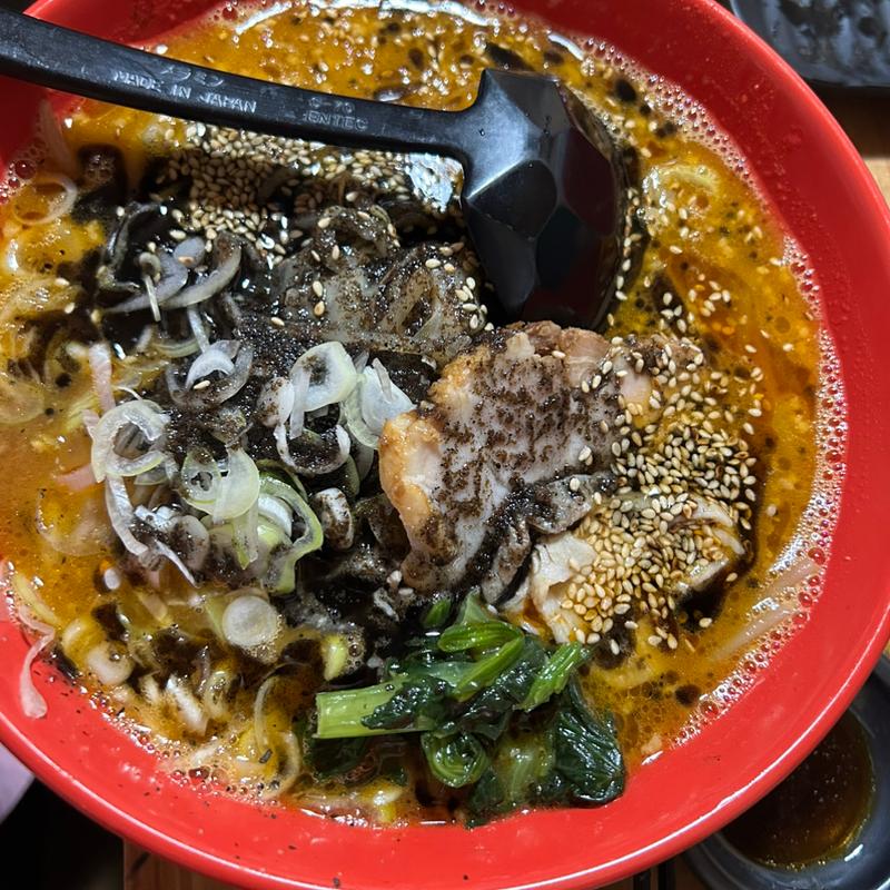 焦がし黒味噌ラーメン(麺処 壱萬屋 （いちばんや）)