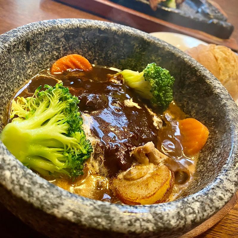 石焼き煮込みハンバーグ(トマト＆オニオン 岡山城東店 )