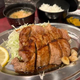 トンテキ定食(肩ロース200g)(トンテキ名代 茜庵)