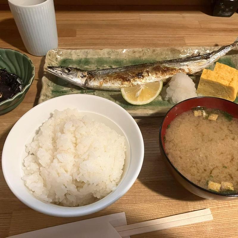 さんま塩焼き定食(まるさだ)