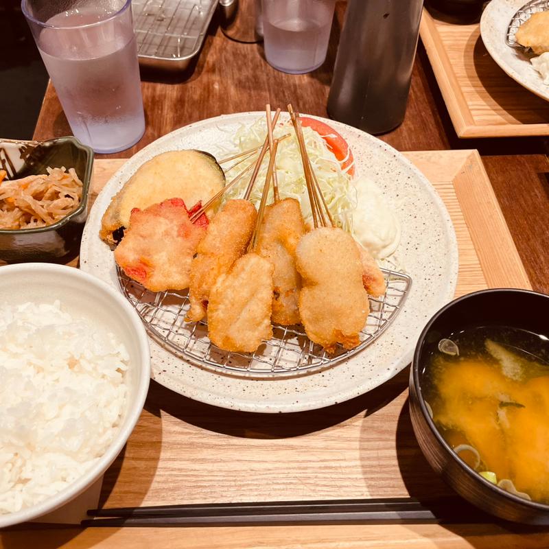 串カツA定食(串かつ でんがな 本厚木ミロードイースト店)