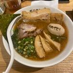 魚介とんこつラーメン全部のせ、チャーシューそぼろ丼、餃子(七志 町田店)