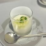 フルーツ入り杏仁豆腐