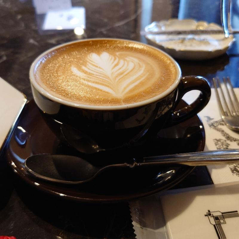 カフェラテ(patisserie Cafe Blanc)