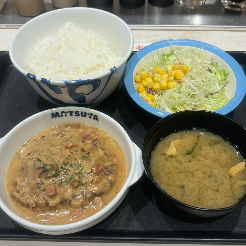 リトアニア風ホワイトソースハンバーグ定食(マイカリー食堂　西新宿タワー60店)