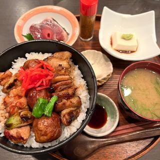 焼き鳥丼セット(お刺身付き)(どんぶり)