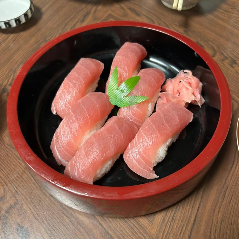 まぐろ寿司(6貫)(角新食堂)