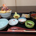岡ざきマウンテン丼