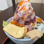 岡ざきマウンテン丼(魚亭　岡ざき )