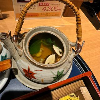 蒸籠蒸しと松茸の土瓶蒸し